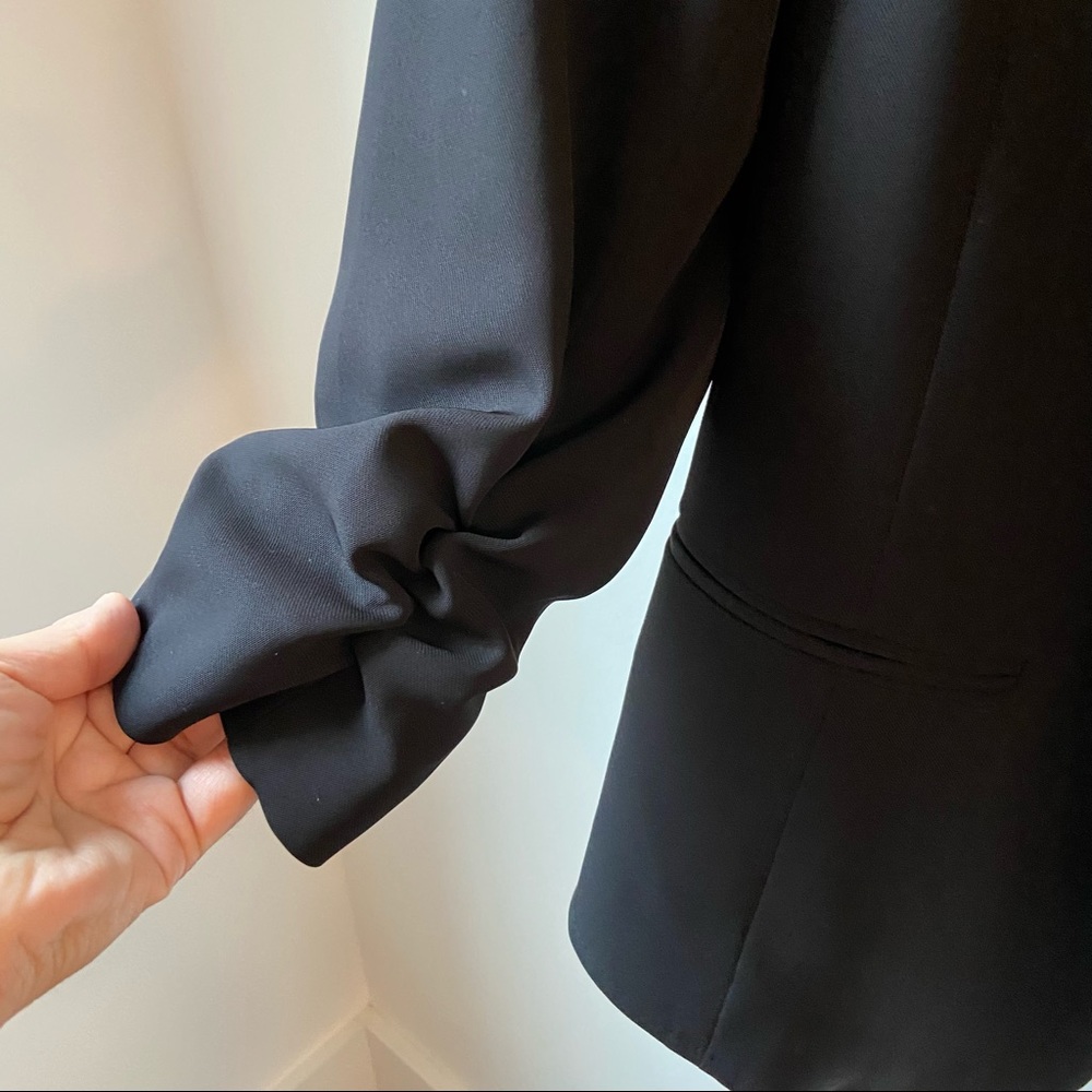 Blazer - Picture 4 of 8